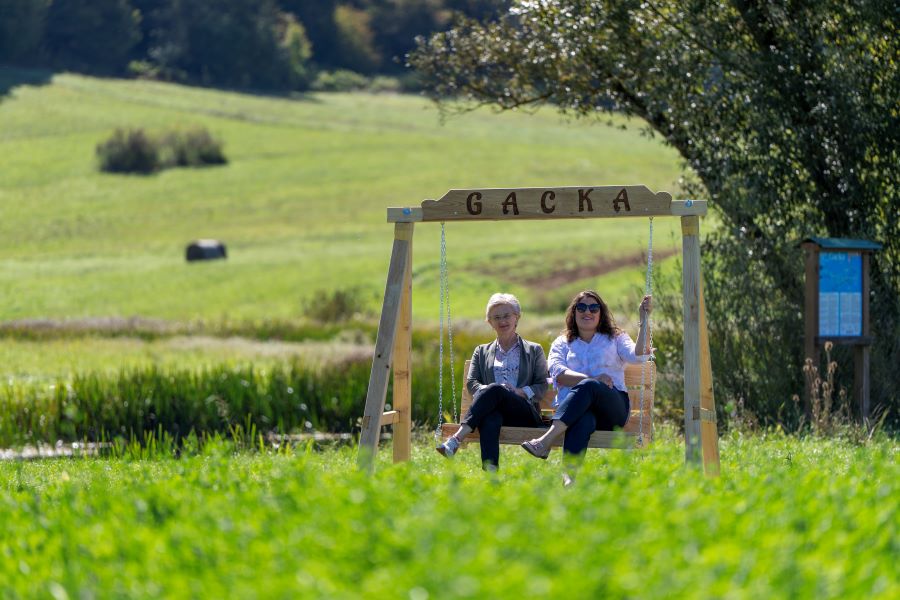 Postavljene foto ljuljačke u Otočcu, Brinju i Vrhovinama